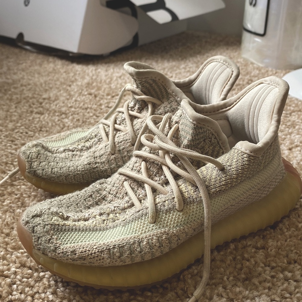 Toddler Yeezy Shoes size 9k